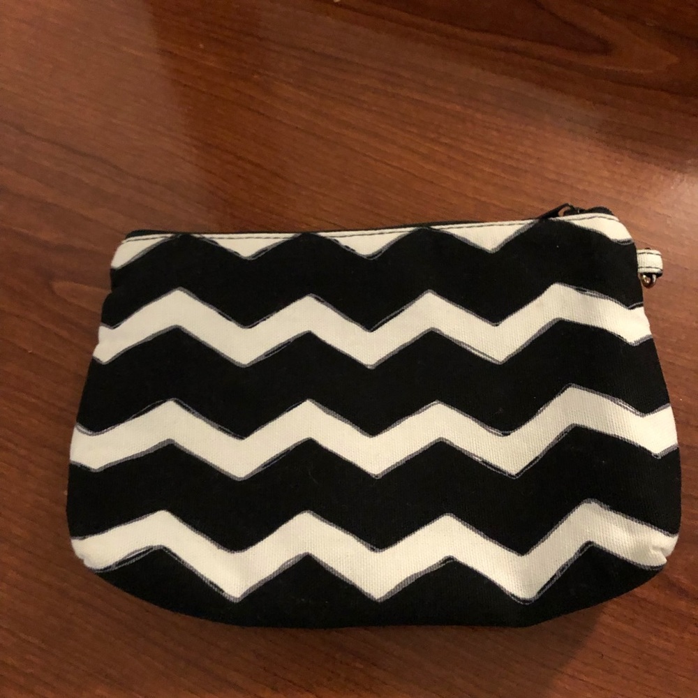 Zipper Pouch- Thirty One